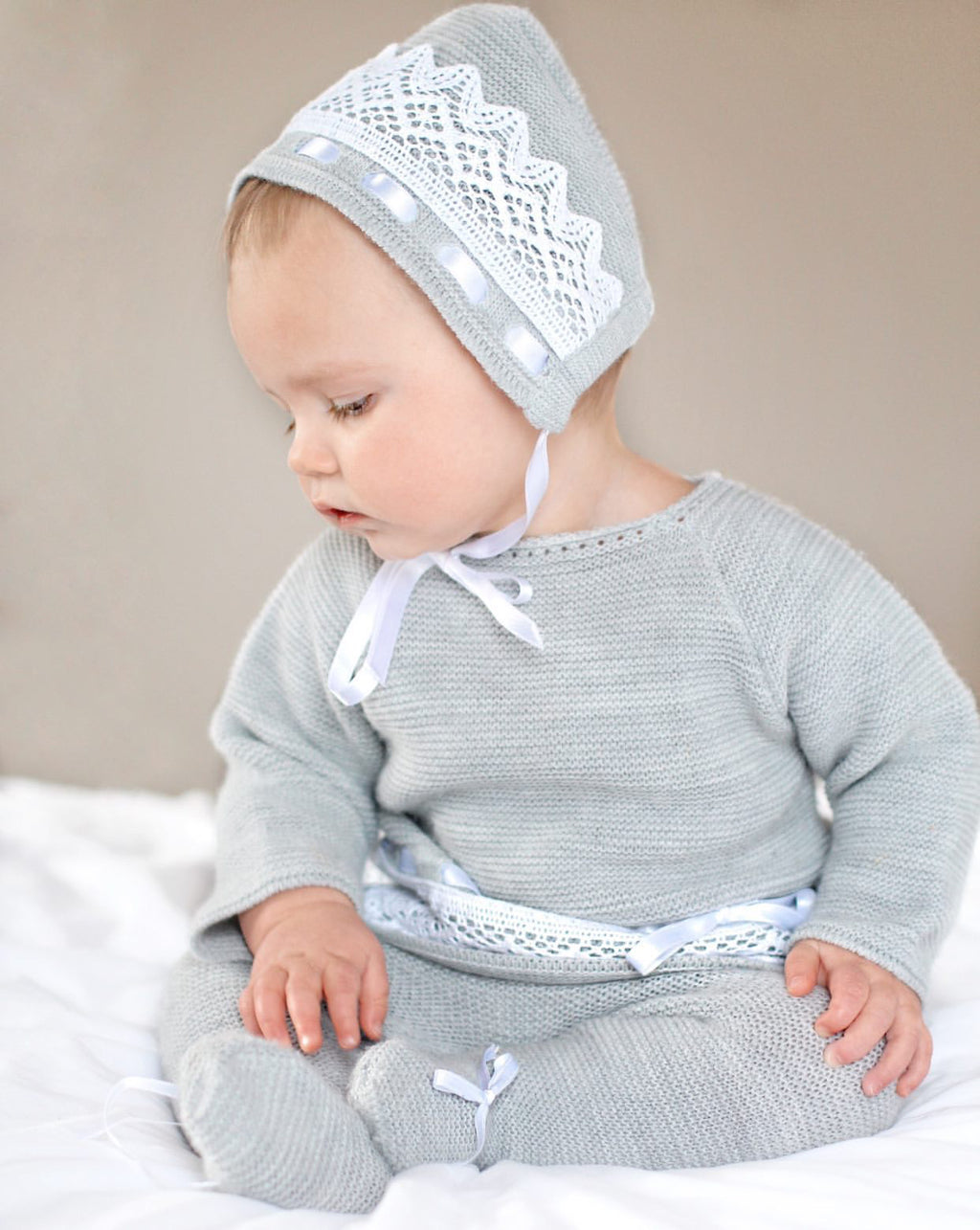 Grey Knitted Set With Lace Detail Grey